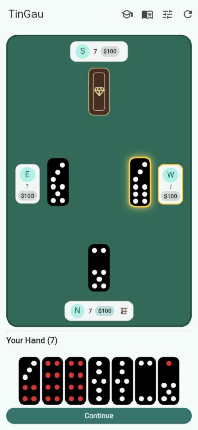 TinGau mobile game with played tiles on the table, a highlighted winning tile, and seven tiles in hand